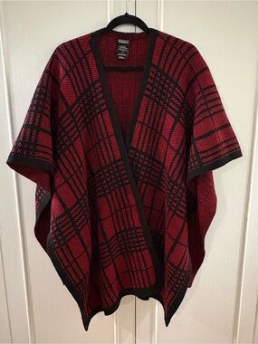 Cuddl Duds Red and Black Plaid Knit Poncho Wrap